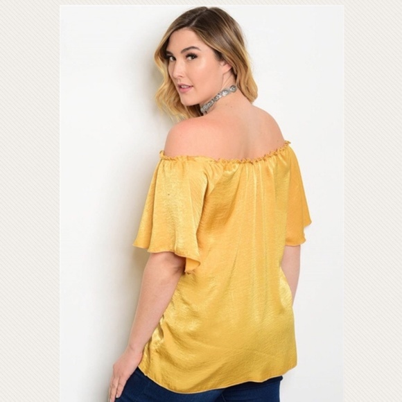 Super Cute Plus Size Yellow Top - Picture 3 of 3